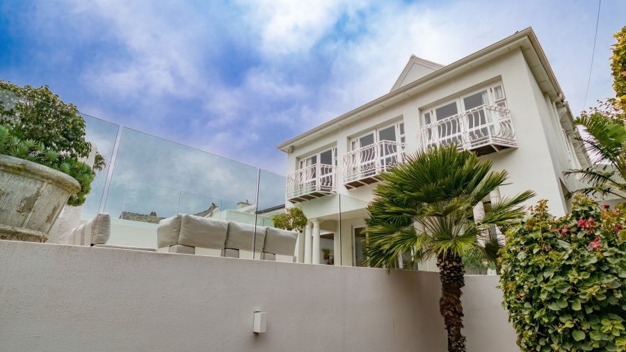 4 Bedroom Property for Sale in Fresnaye Western Cape